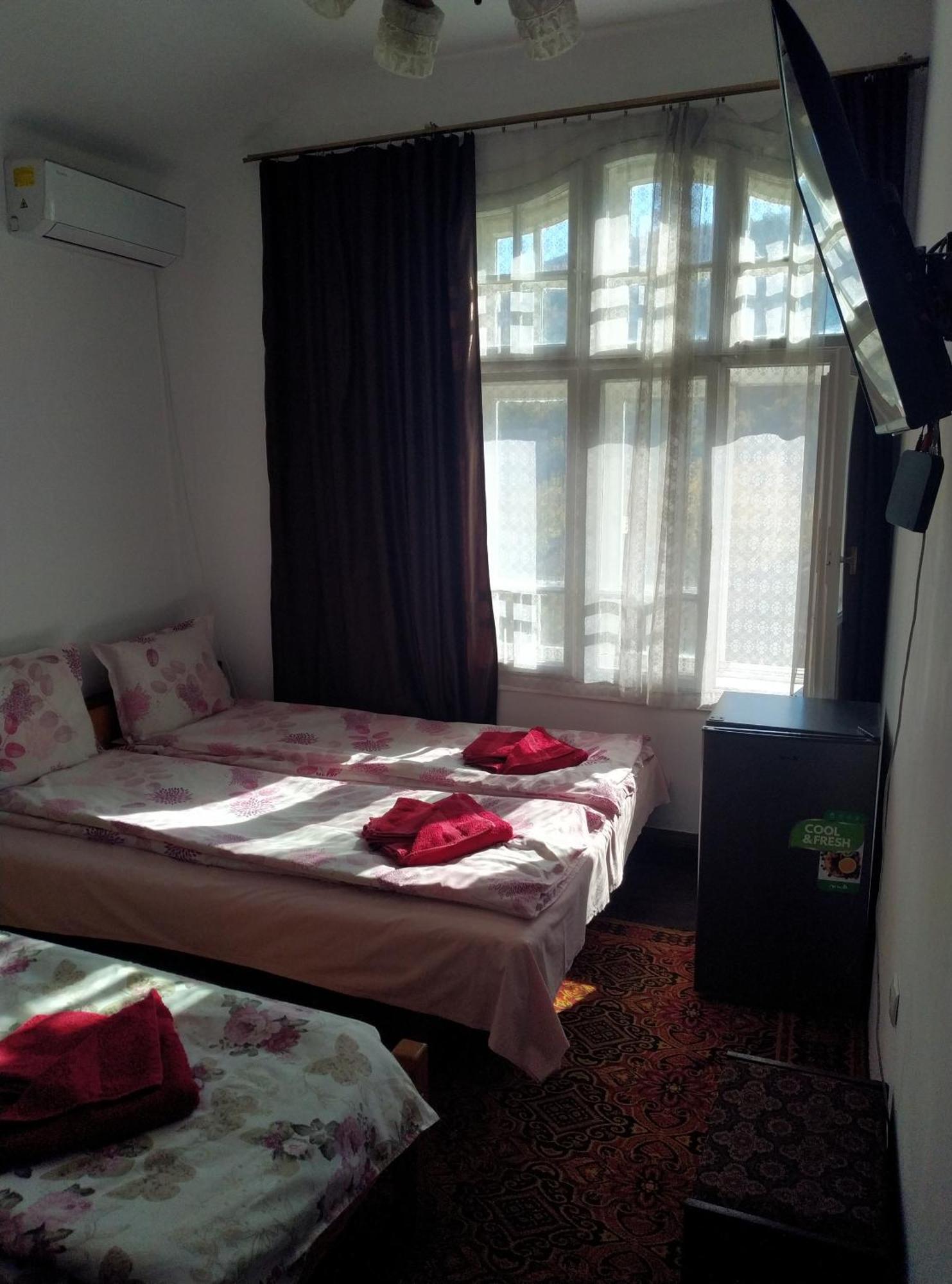 Mercury Guest House Veliko Tŭrnovo Exterior photo